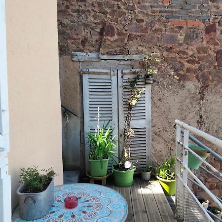 Les Chambres Hautes D'Anastasia Rodez Exterior photo
