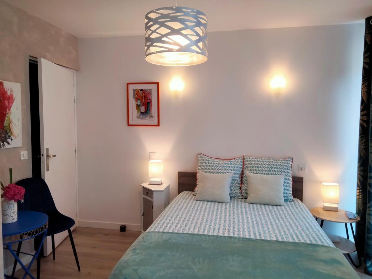 Les Chambres Hautes D'Anastasia Rodez Exterior photo