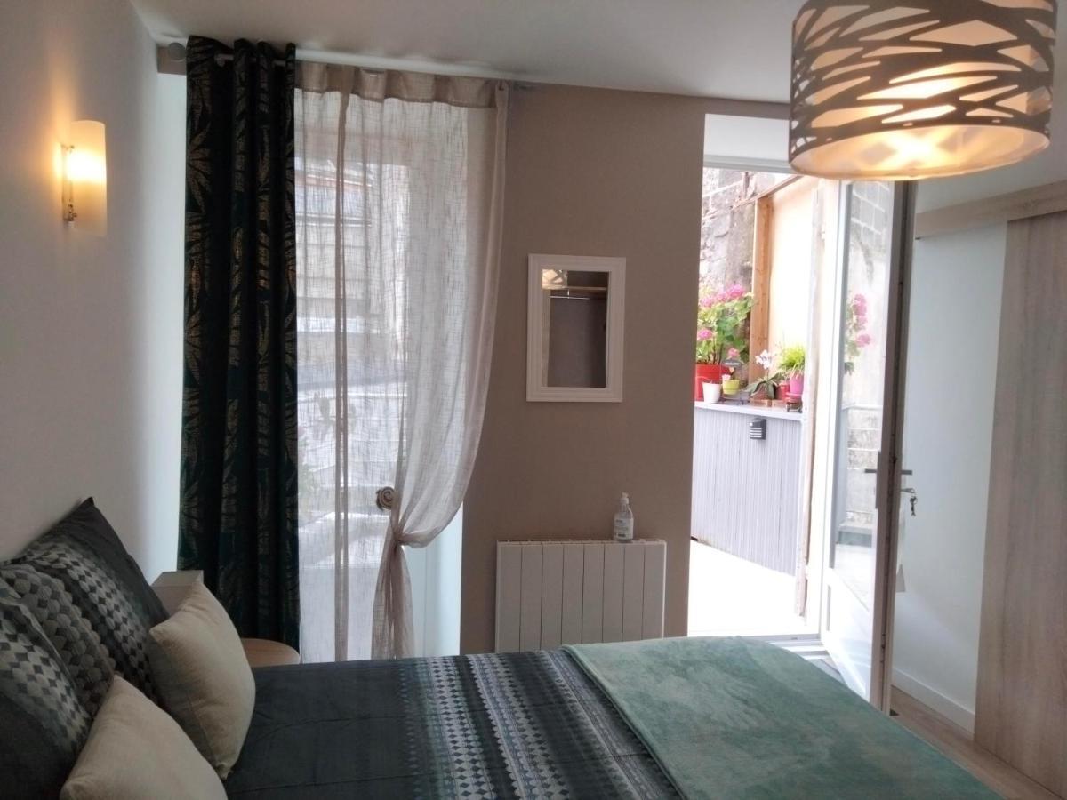 Les Chambres Hautes D'Anastasia Rodez Exterior photo