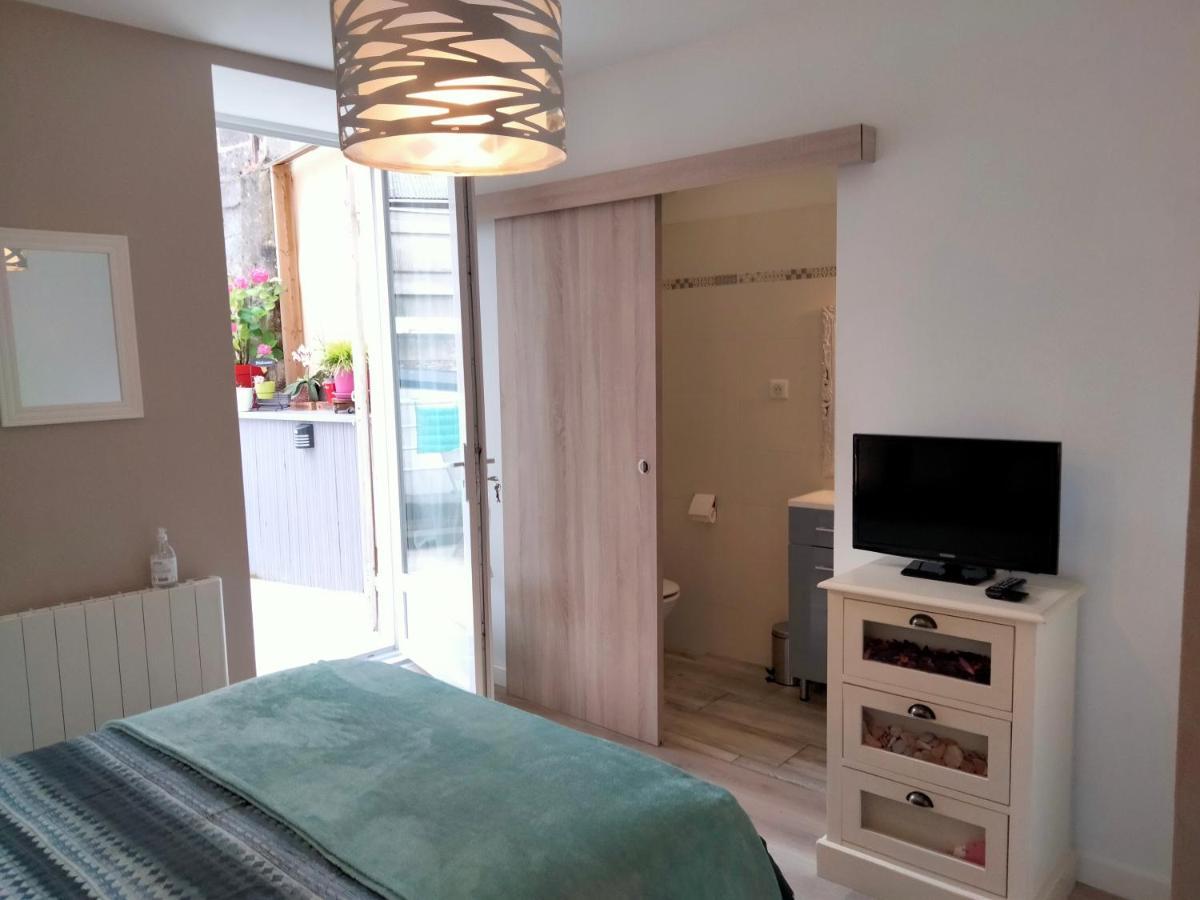 Les Chambres Hautes D'Anastasia Rodez Exterior photo