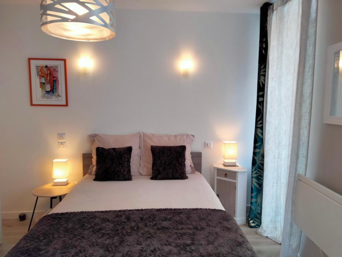 Les Chambres Hautes D'Anastasia Rodez Exterior photo