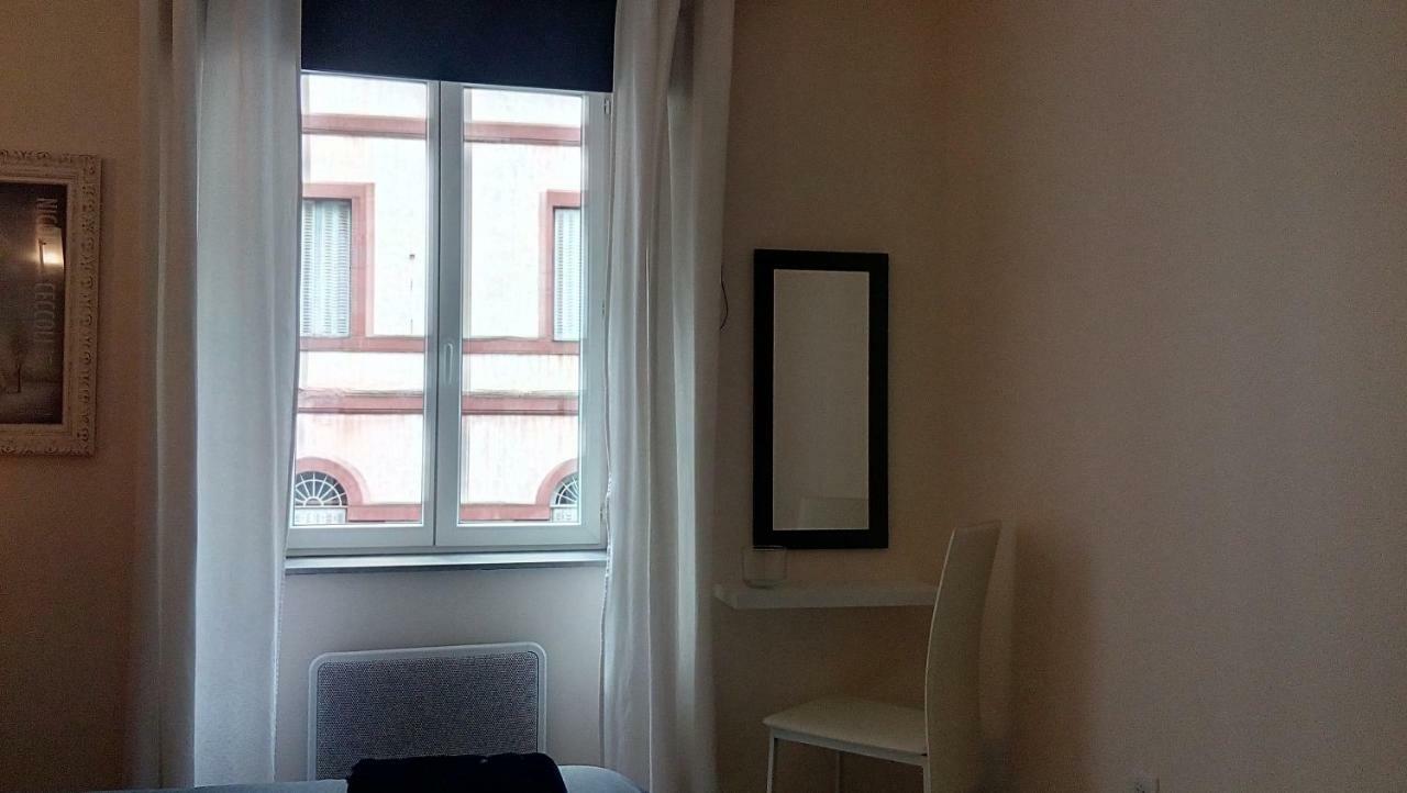 Les Chambres Hautes D'Anastasia Rodez Exterior photo