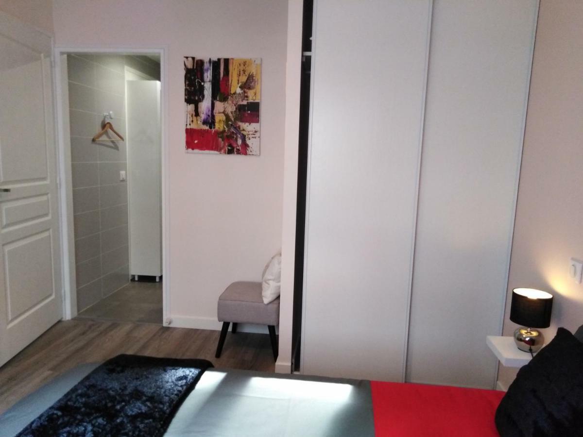 Les Chambres Hautes D'Anastasia Rodez Exterior photo
